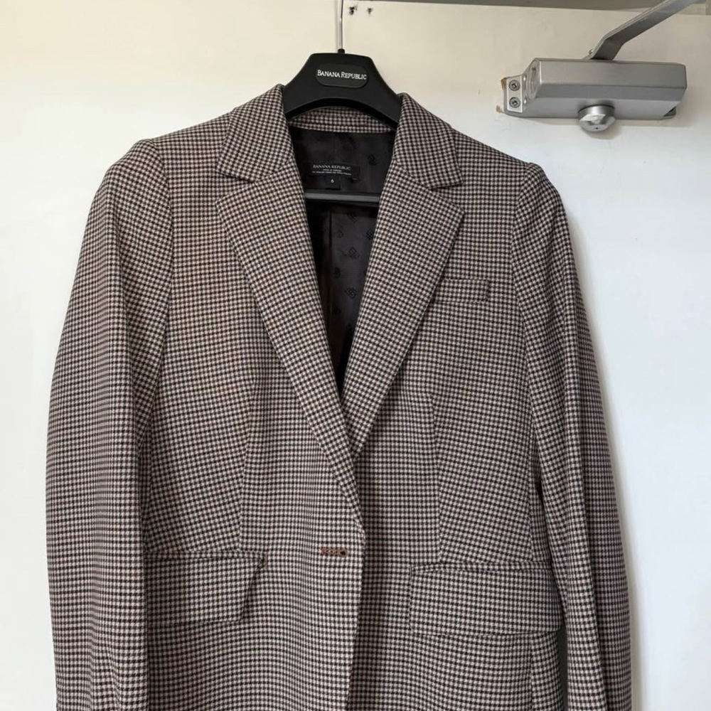 Banana Republic Women’s Tan Plaid Singlr Button Blazer